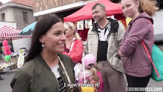 Barátnők lecumiztatva és bekúrva