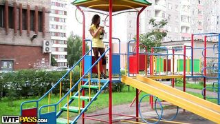 Amatőr orosz tini muffot kefélnek