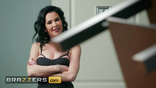 Brazzers - Veronica Avluv popsikája megbaszva