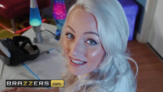 Brazzers - Nicolette Shea élvezi ha durván reszelik