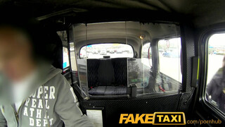 FakeTaxi - a pici lopós fekete kisasszony megbánja amit tett