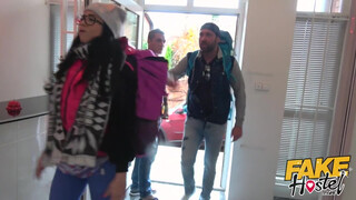 Fake Hostel - Brazil kisasszony a pasija előtt kúrel