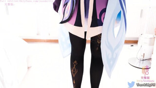 Cosplay-es picsa lábbal kúrel és aztán őt kefélik