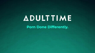 ADULT TIME - nagy csöcsű világos szőke méretes keblű barnával ollózik és dug