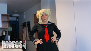 Mofos - Sweetie Fox a cosplayes hölgyemény popsiba dugva