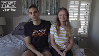 Dögös kicsike 18 éves tini nőci megkefélve - Hot Guys Fuck