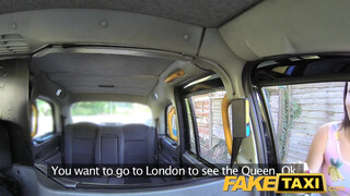 FakeTaxi - Latin Amerikai hölgyemény közösül a taxissal