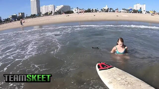 TeamSkeet - a strandon felszedett lány rendesen megtéve