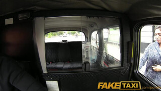 FakeTaxi - méretes keblű nőci nem akar fizetni