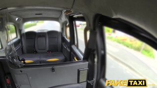 Fake Taxi - Hatalmas picsájú latin amerikai milf popsiba kúrva