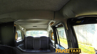 FakeTaxi - Chelsey Lanette a hatalmas kannás szöszi