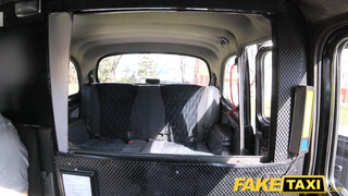 Fake Taxi  - ez a spiné csak a kőkemény pélót szereti