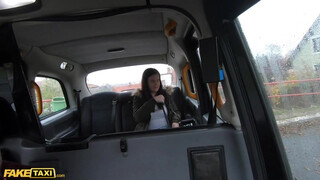 Fake Taxi - Little Eliss a méretes keblű tini