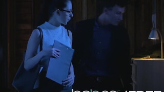 Rebecca Volpetti méretes dákót kap a segglukába