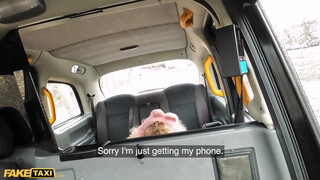 Fake Taxi - Izgató latin bige meghágva a taxiban