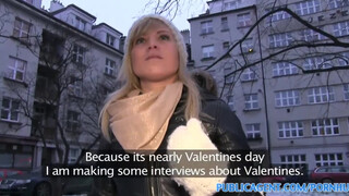 PublicAgent - Lakótelepi hölgyemény bekúrva