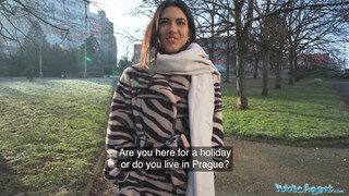 Public Agent - Lena Coxx borotvált muffja megbaszva
