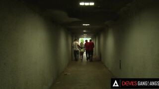 DevilsGangbangs - Spanyol milf gruppen szex baszása