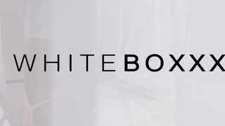 WhiteBoxxx - Vinna Reed a bombázó cseh spiné