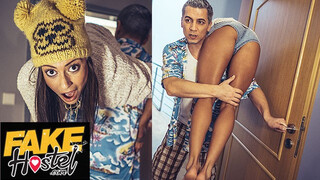 Fake Hostel Porn - Cassie Del Isla a bombázó turista kiscsaj