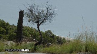PrivateBlack - Carolina Savage análba dugva a billiárd asztalon