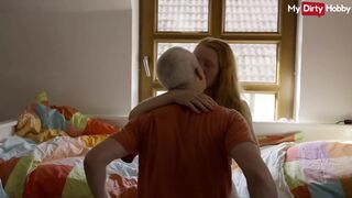 Világos Szőke tini nyögés míg az vén megdugja a pináját