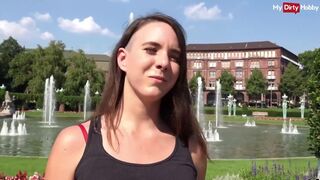 Német turista hölgyemény kültéri anális kefélése