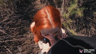 Gyönyörű vörös tini Madi Collins kibelezi a puncáját és rendesen megdugja a hatalmas kárója