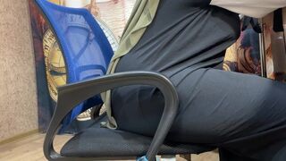 Krapekom arab felesége felizgult a munkahelyén és megdugta magát a bugyijában